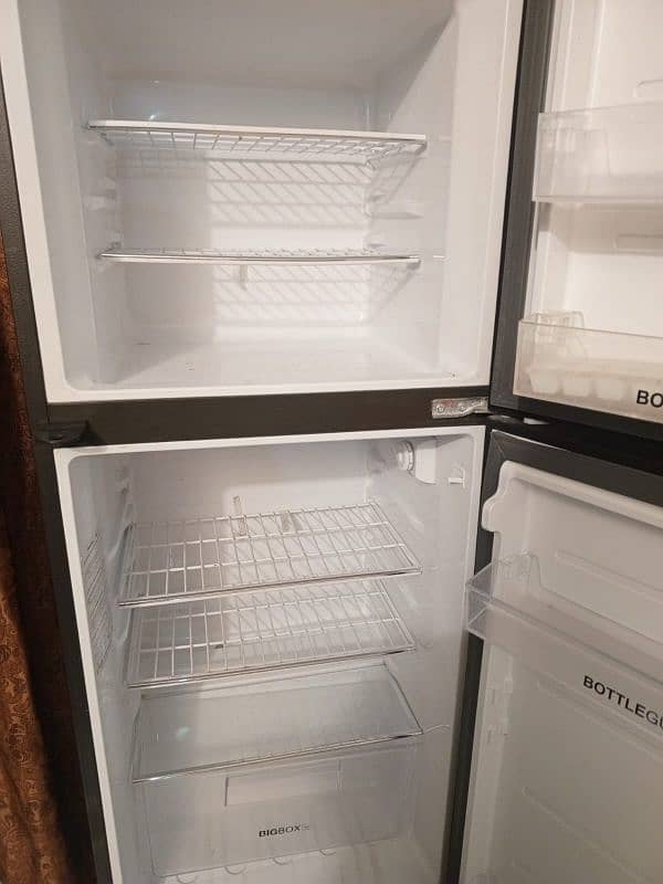 new refrigerator 10/10 condition 3