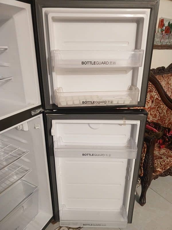 new refrigerator 10/10 condition 4