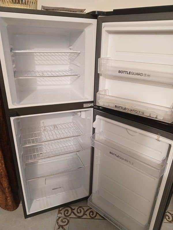 new refrigerator 10/10 condition 5