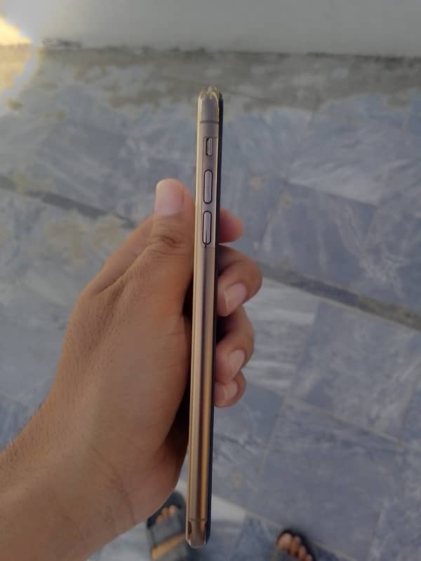 Iphone xs max 256GB PTA Approved 83%battery Health 2