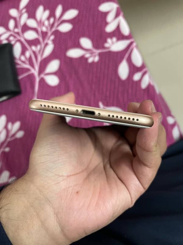 iPhone 8 plus Gold 64 GBPTA APPROVED 5