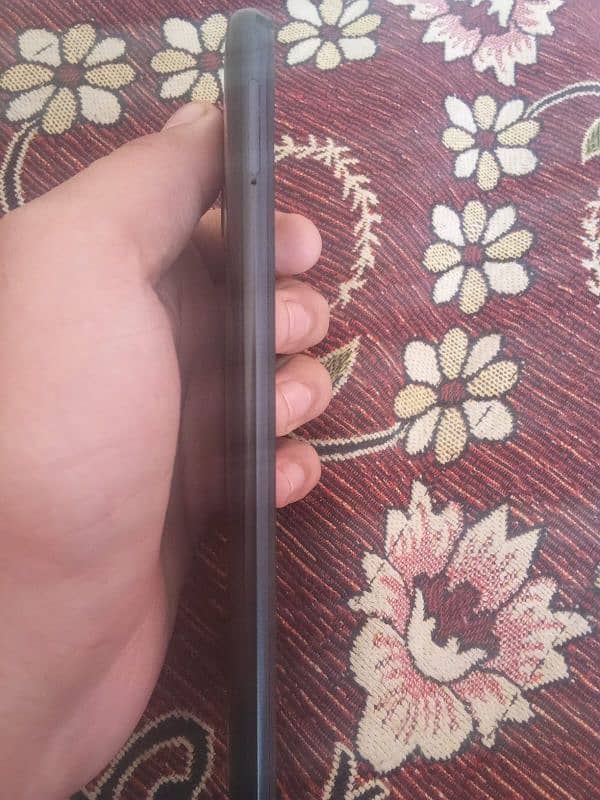 Realme C21 for sale box + charger available PTA approved All Okay 4