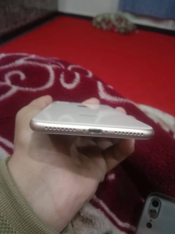 I phone 8bplus 4