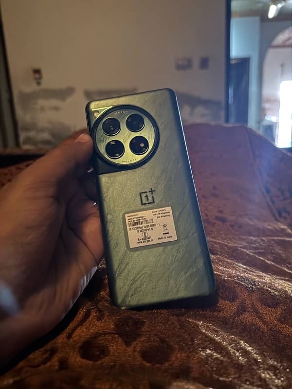 oneplus 12 Indian variant 16/512 green 4