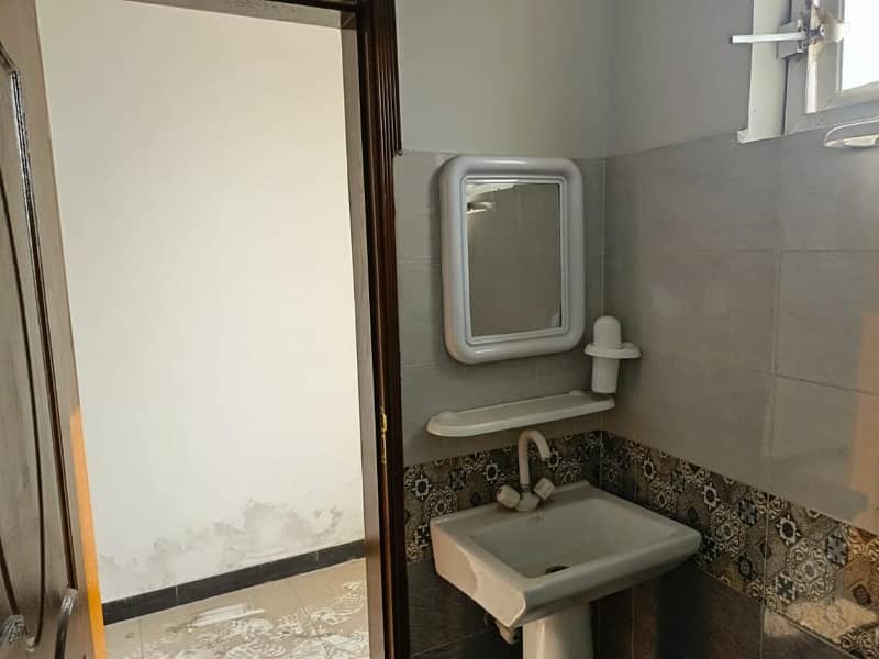 2 BEDROOM APARTMENT FOR SALE IN BAHRIA TOWN LAHORE 3