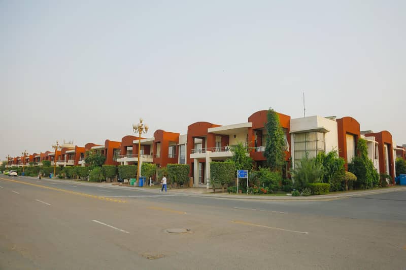 8 MARLA FACING PARK HOUSE FOR SALE IN BAHRIA TOWN LAHORE 0