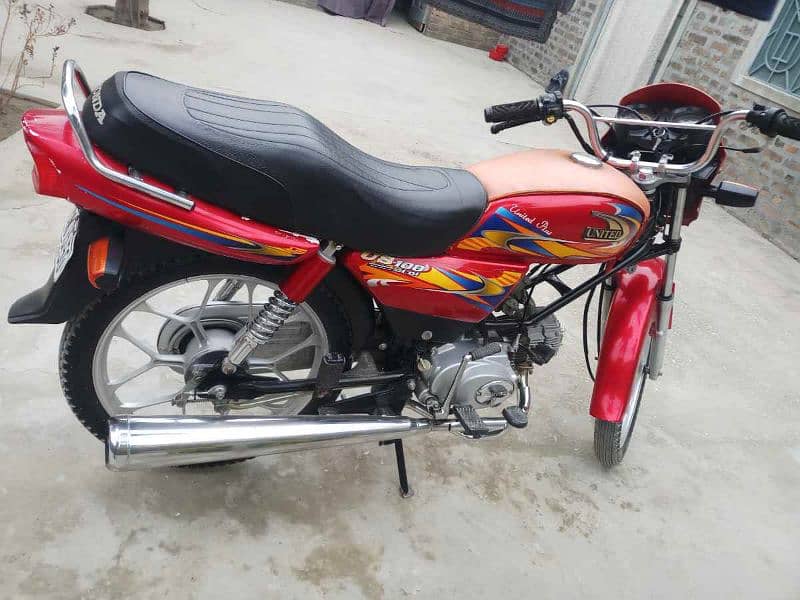 United 100 cc bike with alloy rim 3