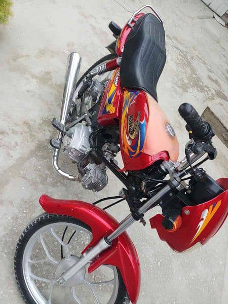 United 100 cc bike with alloy rim 6