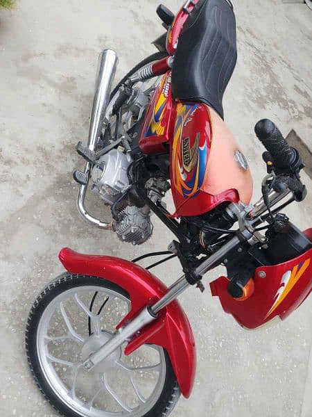 United 100 cc bike with alloy rim 7