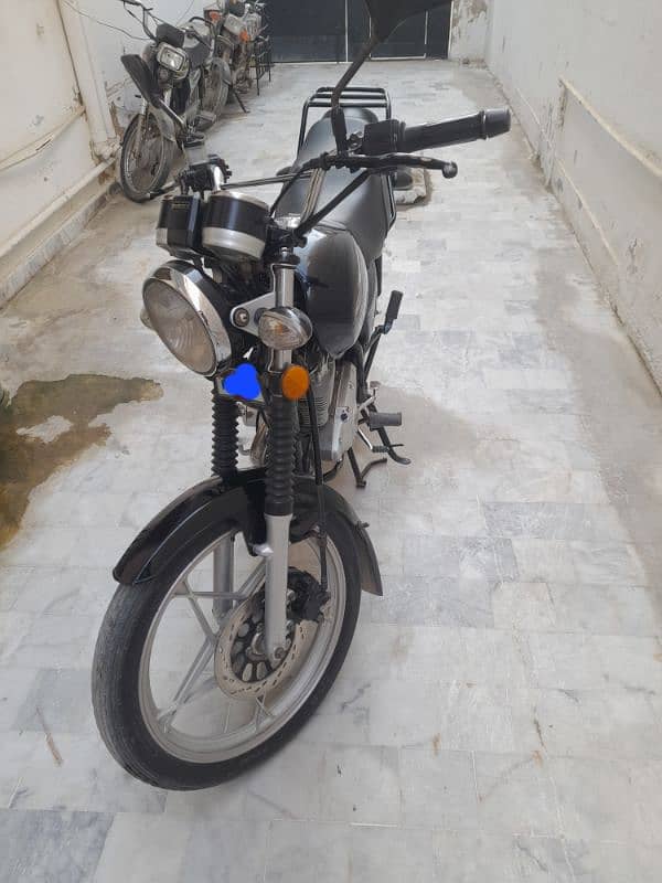 Suzuki GS 150 special edition 4