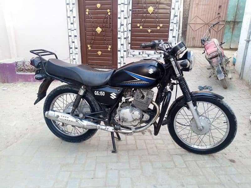 Suzuki bike GS 150 urgent for sale 0