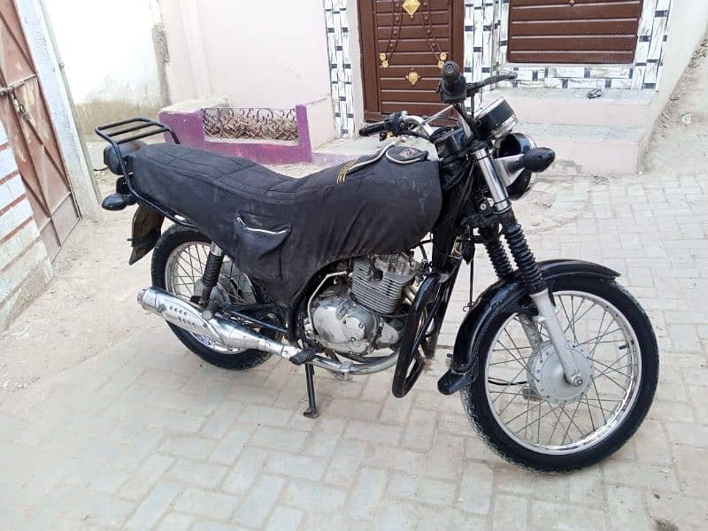 Suzuki bike GS 150 urgent for sale 2