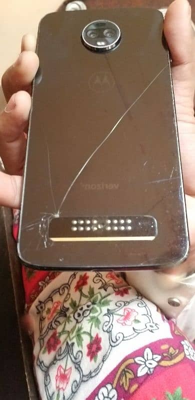 Moto z3 force urgent sale 3