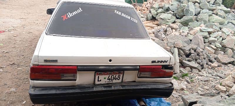 Nissan Sunny 1989 3