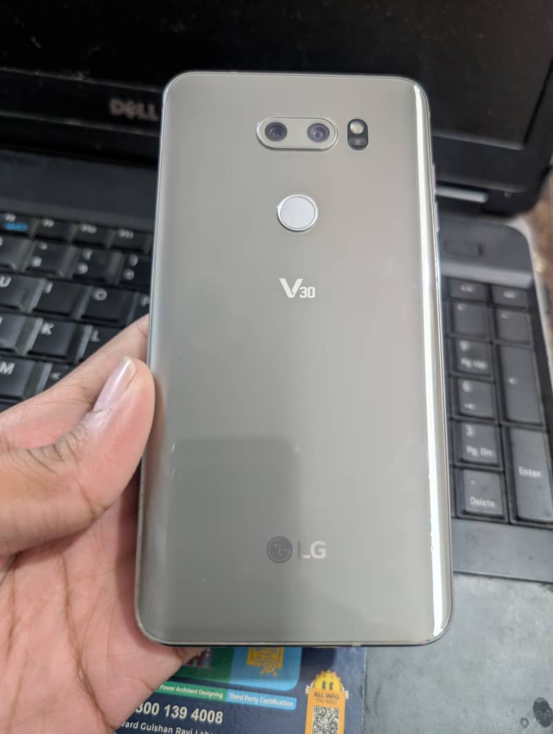 LG V30 3