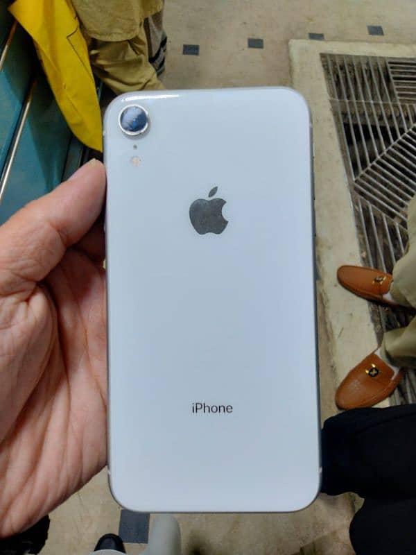 IPHONE XR 64 GB 10 BY 10 WATER PACK 2