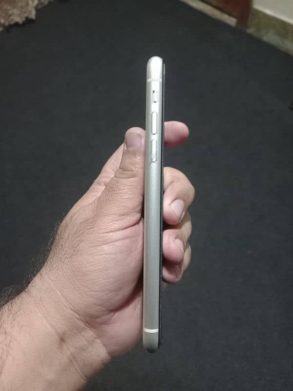 Iphone 11 64gb PTA Approved 3