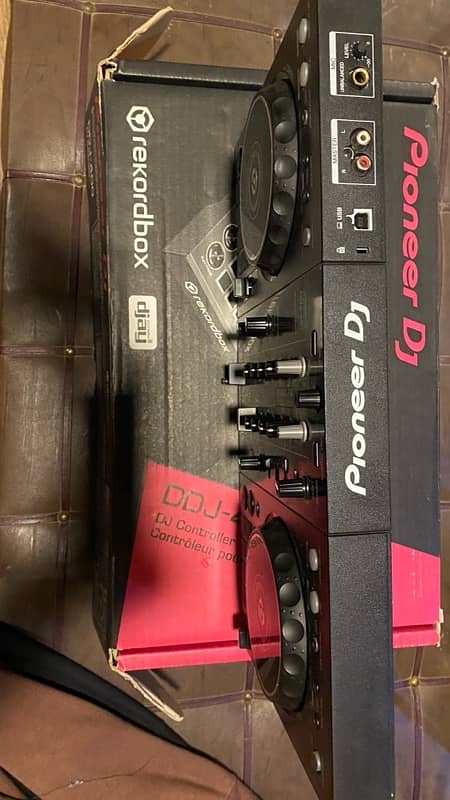 Pioneer DDJ 400 DJ Controller 2