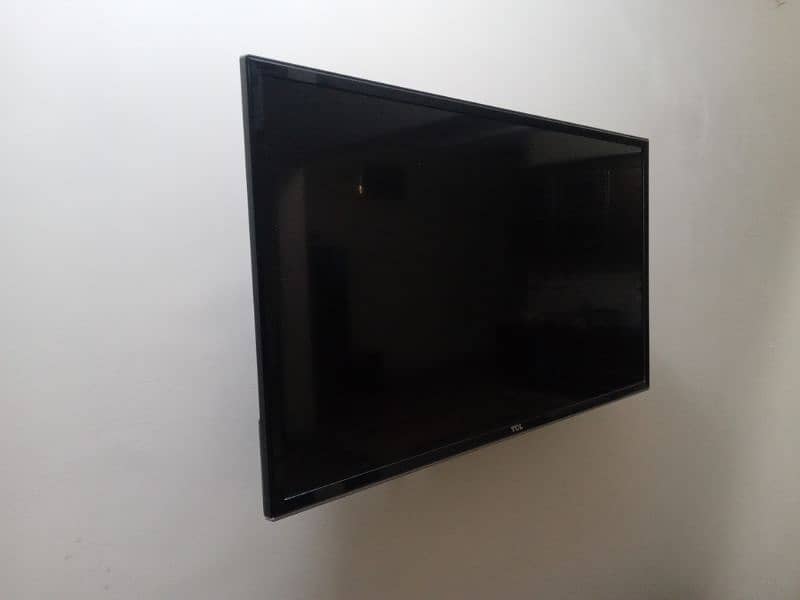 TCL LED 32 Inch (D2720) 1