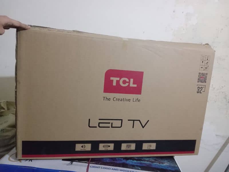 TCL LED 32 Inch (D2720) 3