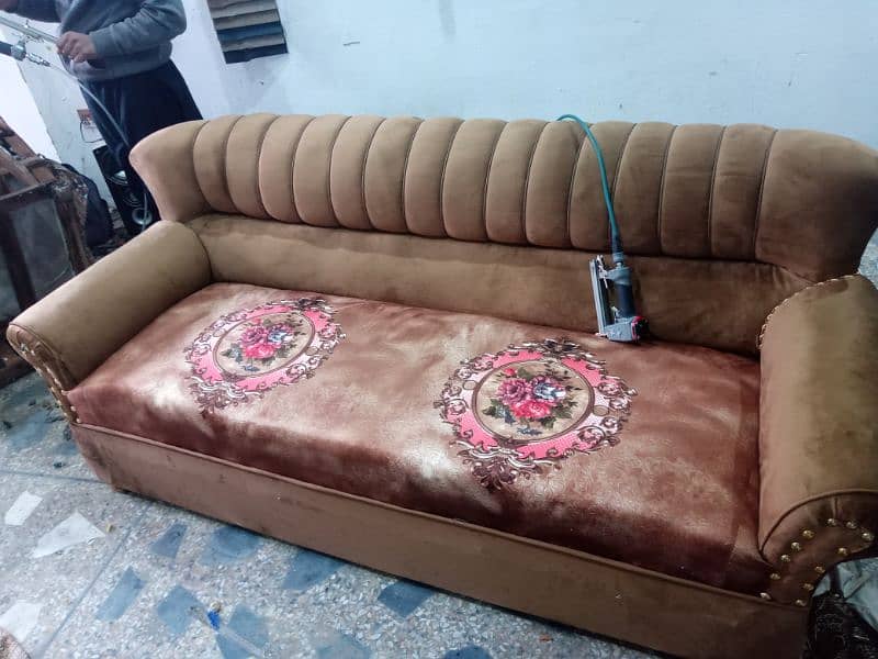 sofa poshish maker 1