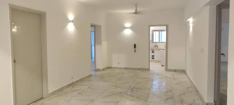 Apartment for sale 3 bed dd 2250 sq feet DHA phase 5 Karachi 5