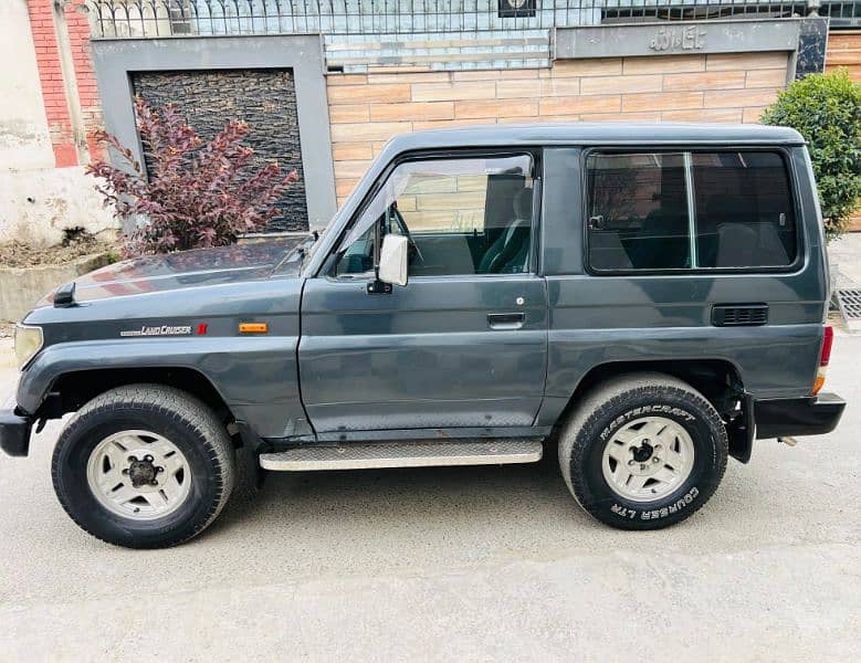 Toyota Land Cruiser 2 1990 2