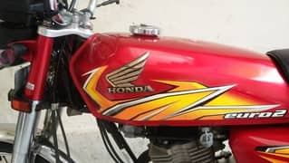 Honda 125= 2020 modal bio matic majood hai