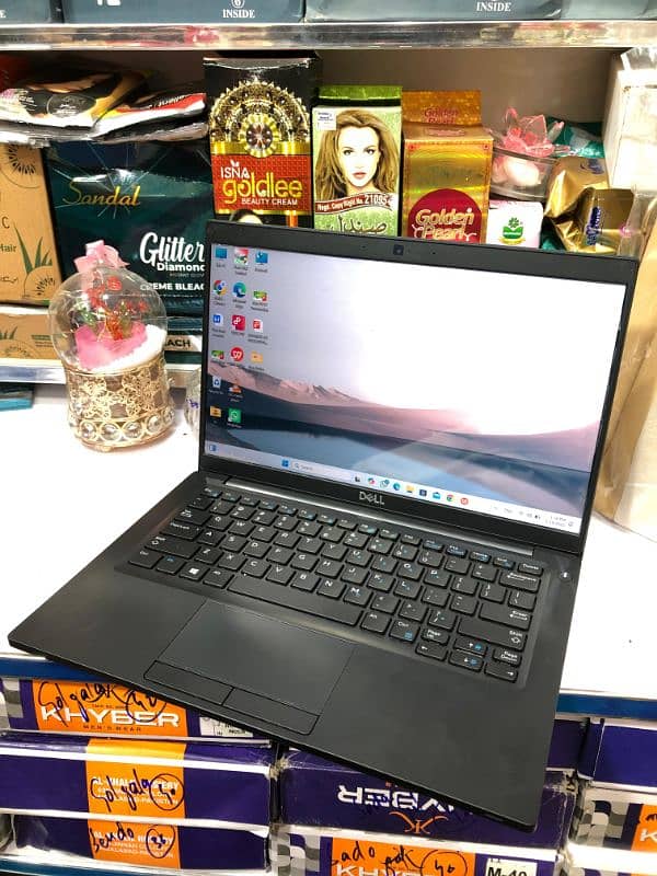 DELL 8 GENERATION 16 GB RAM 256 SSD 10 BY 10 CONDITION 4