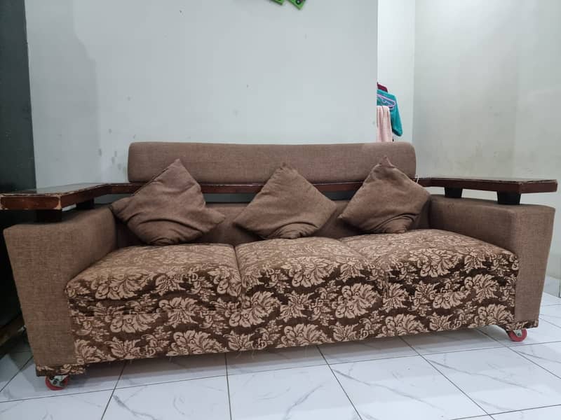 Elegant & Comfortable Sofa Set for Sale – Excellent Condition! 2