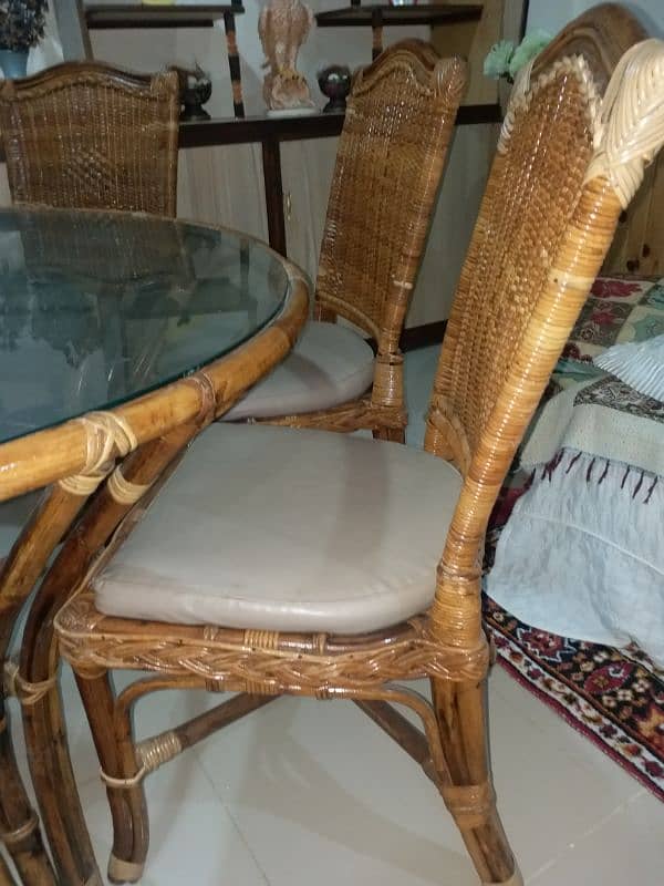 dinning chairs available 4