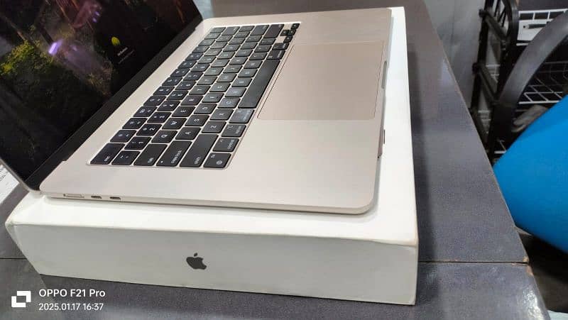 Apple MacBook Air 15 M3 starlight color 16gb ram 1tb ssd 4