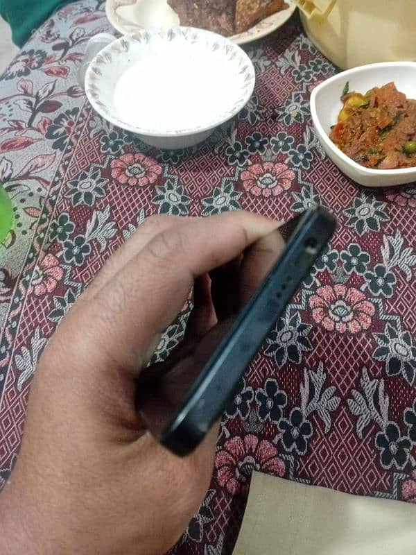 Redmi Note 13  Black 4