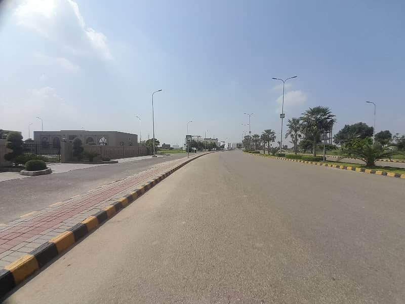 Investors Should sale This Prime Location Commercial Plot Located Ideally In Gujranwala Bypass 19