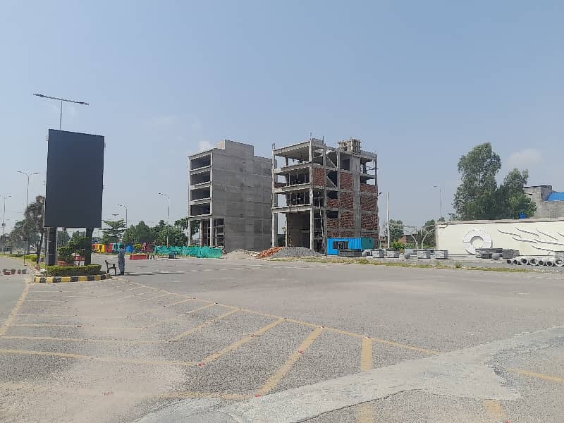 Investors Should sale This Prime Location Commercial Plot Located Ideally In Gujranwala Bypass 21