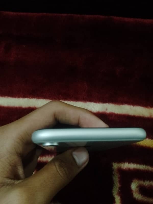 iphone XR 64gb jv non pta 3