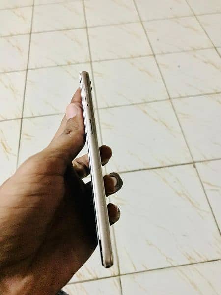 Oppo A37 with box 1