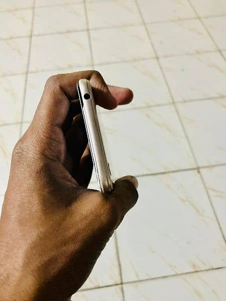 Oppo A37 with box 3