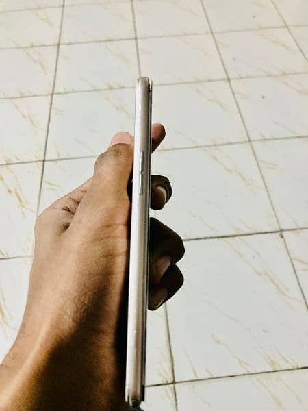 Oppo A37 with box 4