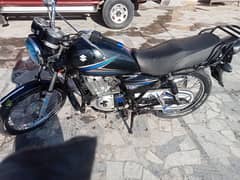 Suzuki GS 150 2015