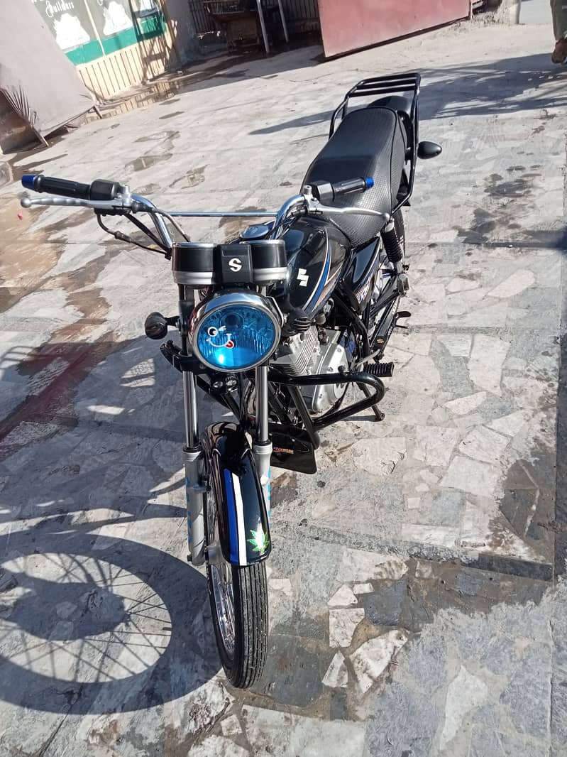 Suzuki GS 150 2015 2