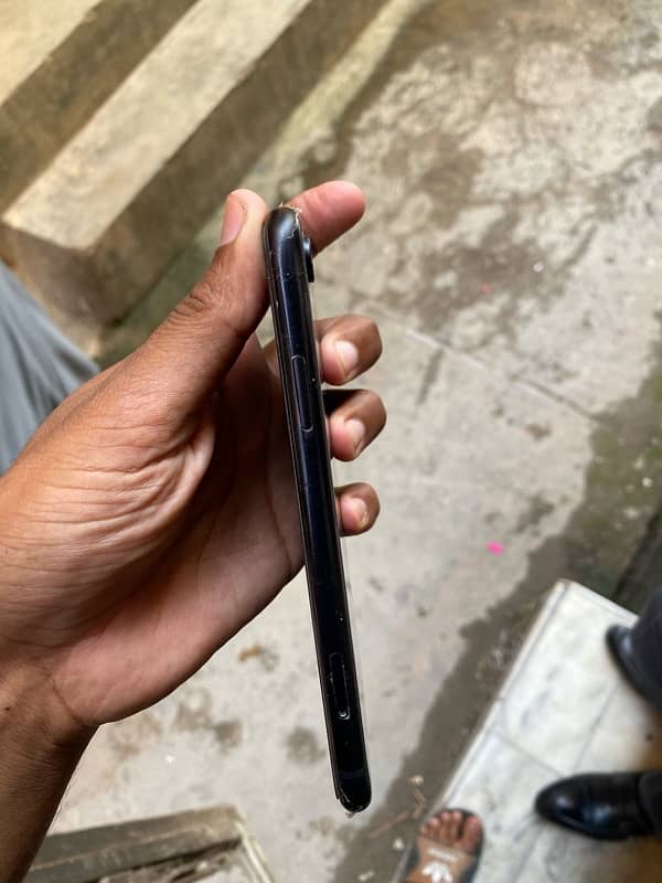 iphone Xr Non-PTA 4