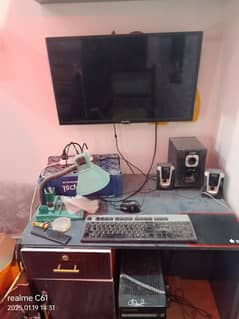 Computer With PC Mouse USP Capil Keyboard And All Data Cables