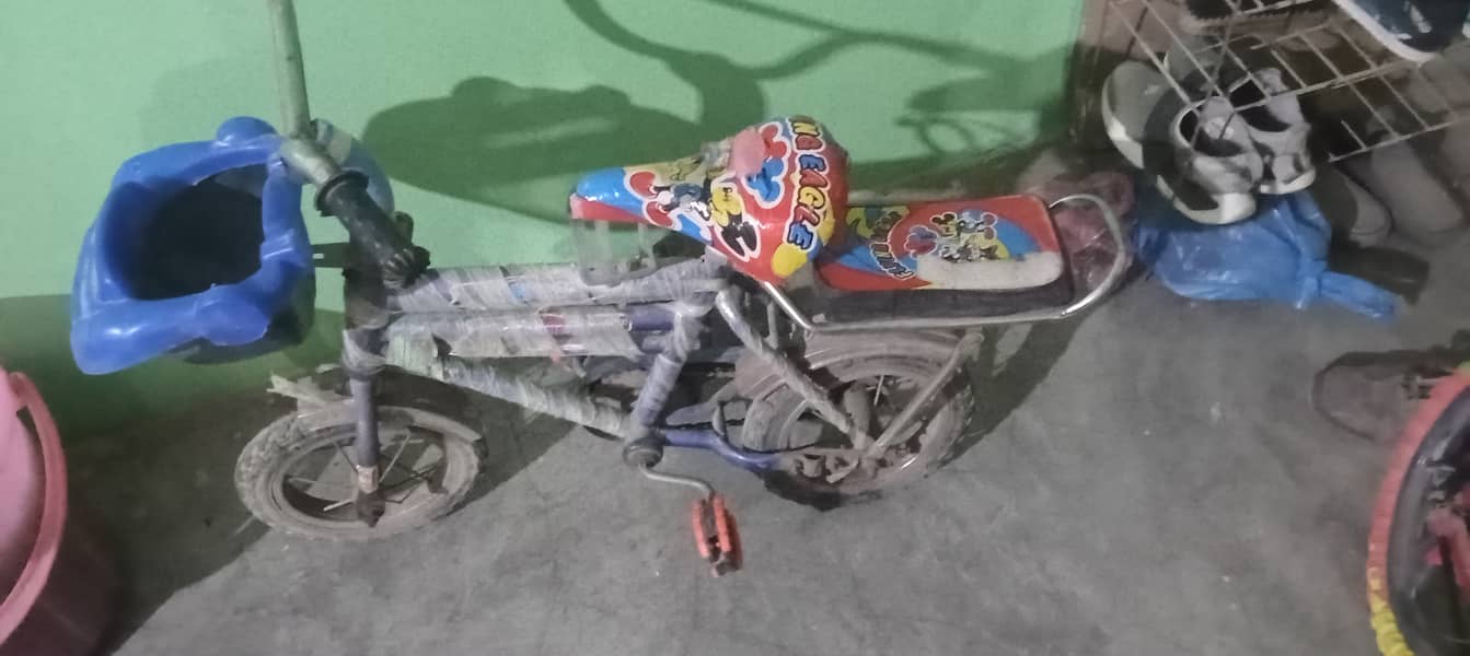 Urgent sale kids bicycle 1