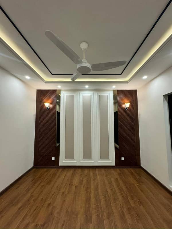 5 Marla Beautiful Lower Protion For Rent In Parkview Lahore. 5