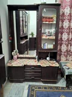 dressing table