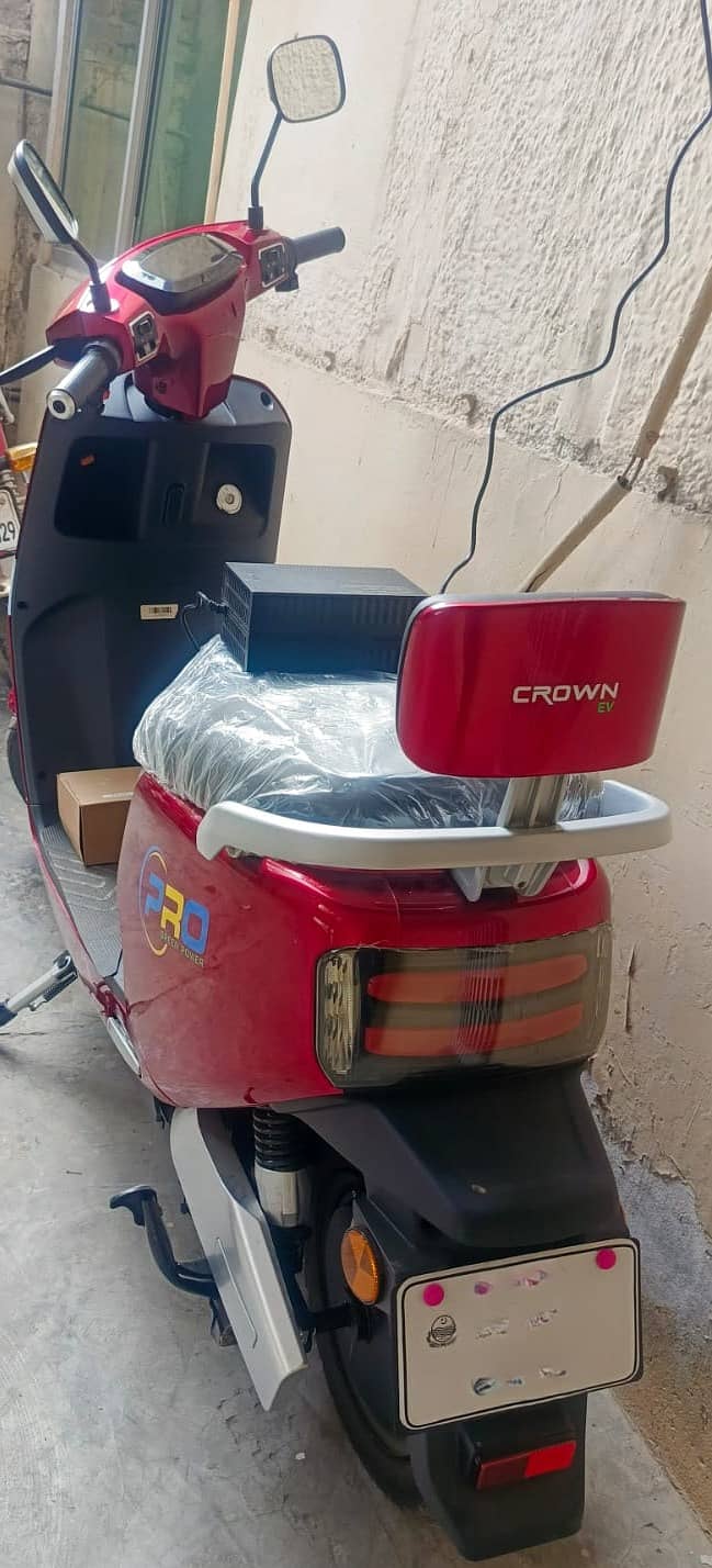 Crown EV Pro 2024 1