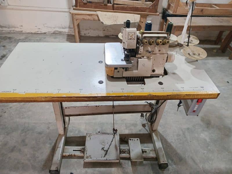 overlooking machine in good condition 0