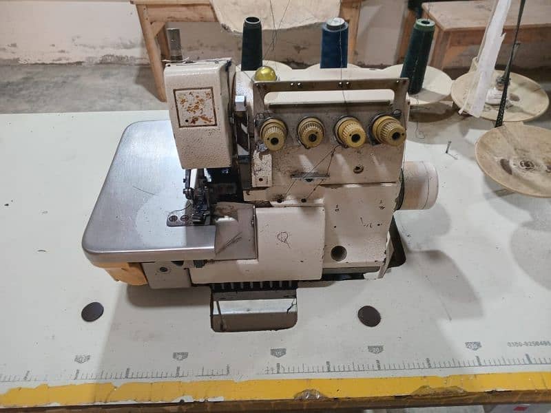 overlooking machine in good condition 1