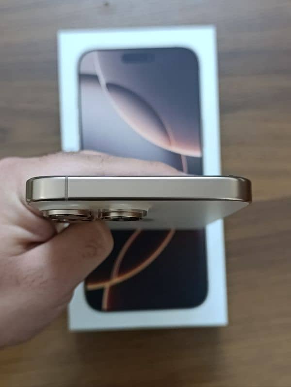 iphone 16 pro max 256gb (Desert Titanium) 4 month SimTime 4